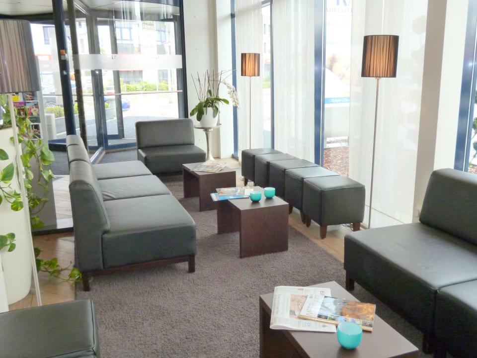 Eingangsbereich Hotel Vier Jahreszeiten Lübeck