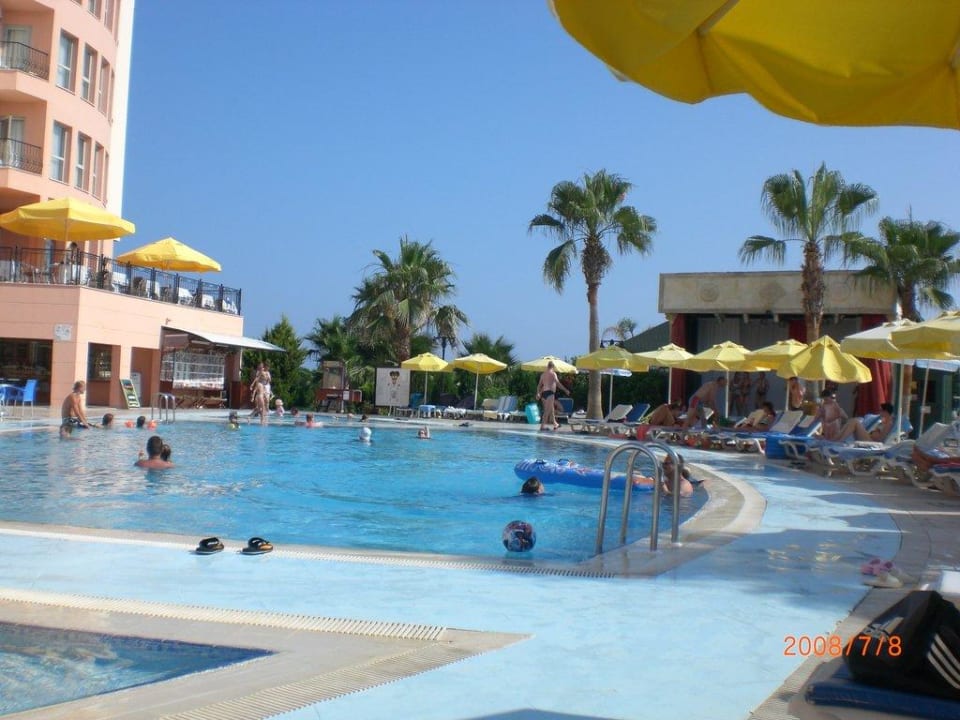 Der Pool Royal Atlantis Beach Hotel