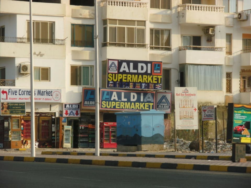 Es gibt sogar ALDI Arabia Azur Resort