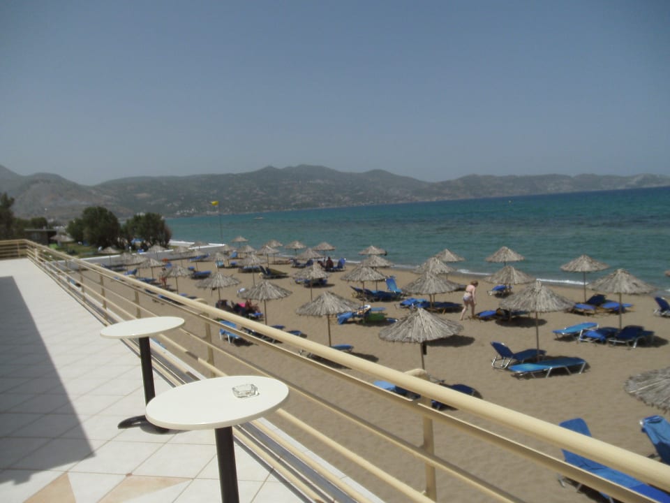 Barterrasse mit Blick auf den Strand Civitel Creta Beach
