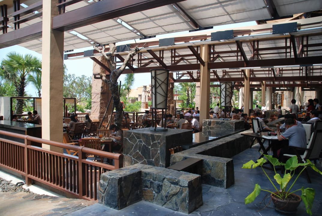 Frühstücksrestaurant im Erdgeschoss Centara Grand Mirage Beach Resort Pattaya