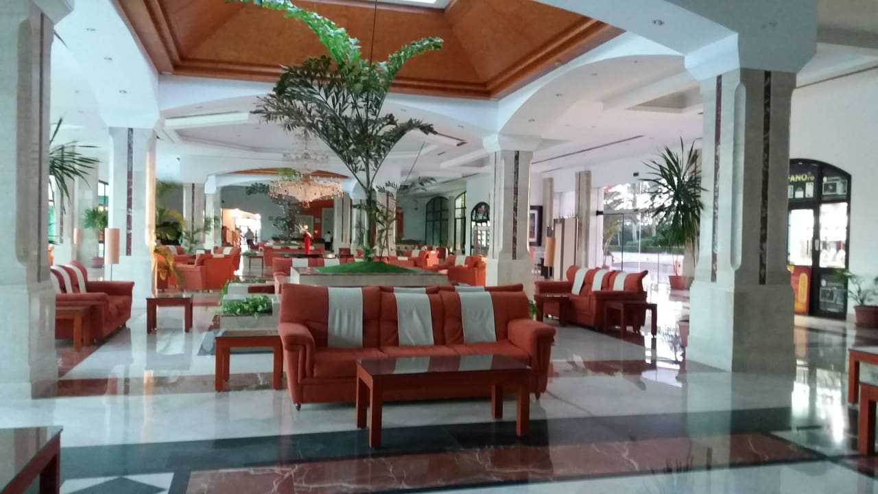 Lobby mit Blick auf Rezeption Fantazia Resort Marsa Alam