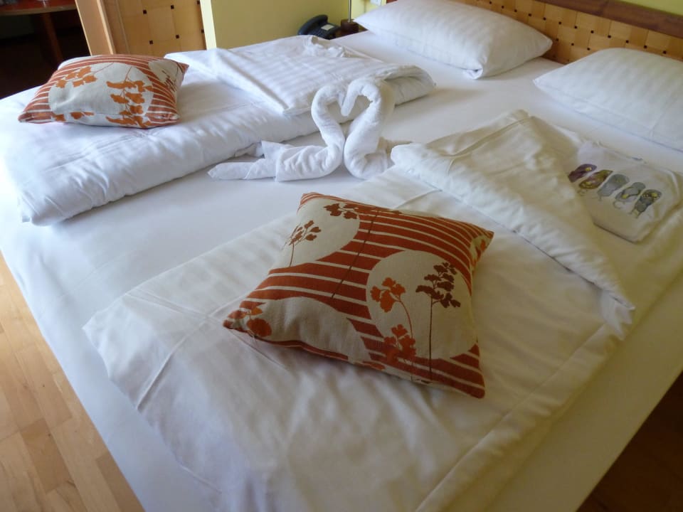 Schwäne liebevoll gestaltet. Falkensteiner Hotel Adriana