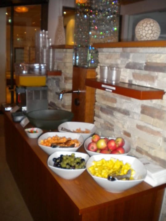 Free juices and fruits at welness area Hotel Alpenhof