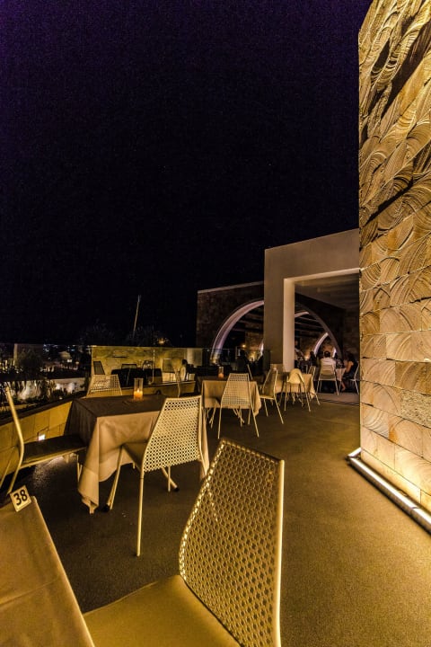 Moonlight Restaurant Princess Andriana Resort & Spa