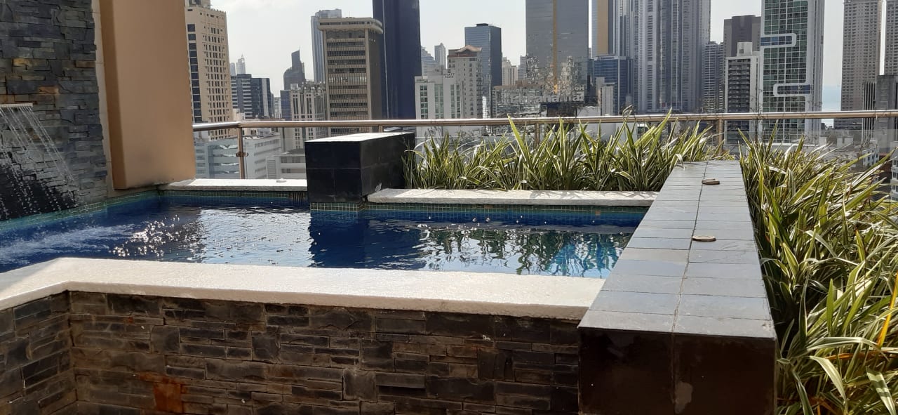 Pool Hilton Garden Inn Panama