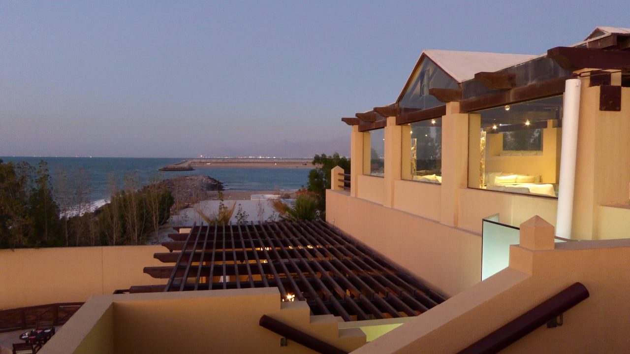 Blick von der 6°-Bar Rixos Al Mairid Ras Al Khaimah