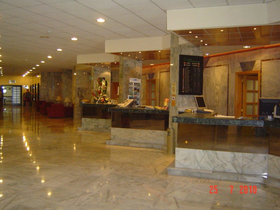 Rezeption in der Lobby Hovima Costa Adeje - For Cool Adults