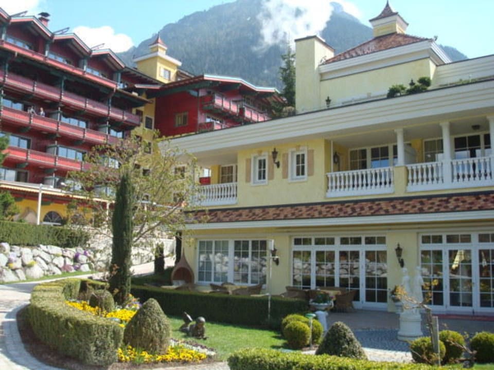 Vom Garten zur Lobby Alpenrose Wellnessresidenz