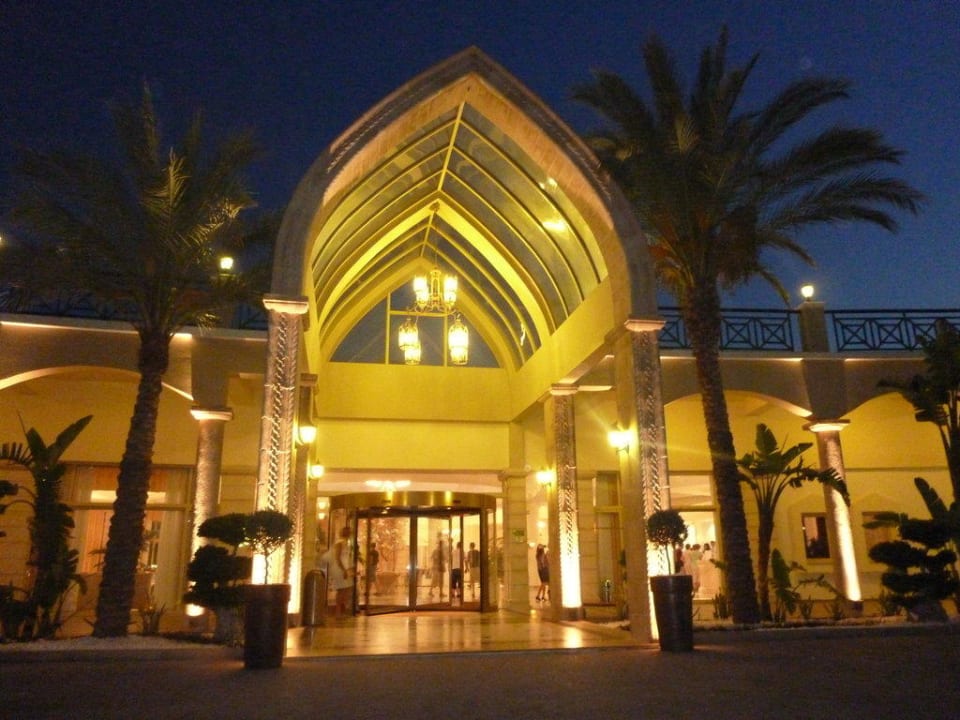 Haupteingang des Hotels Lindos Princess Beach Resort & Spa