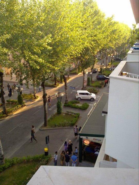 Blick auf die Flaniermeile Hotel Garni Renania