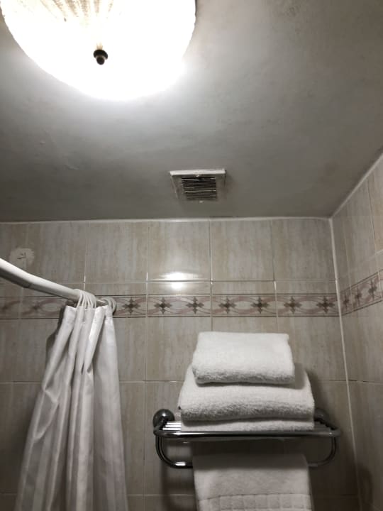 Zimmer Hotel Berjaya Eden Park