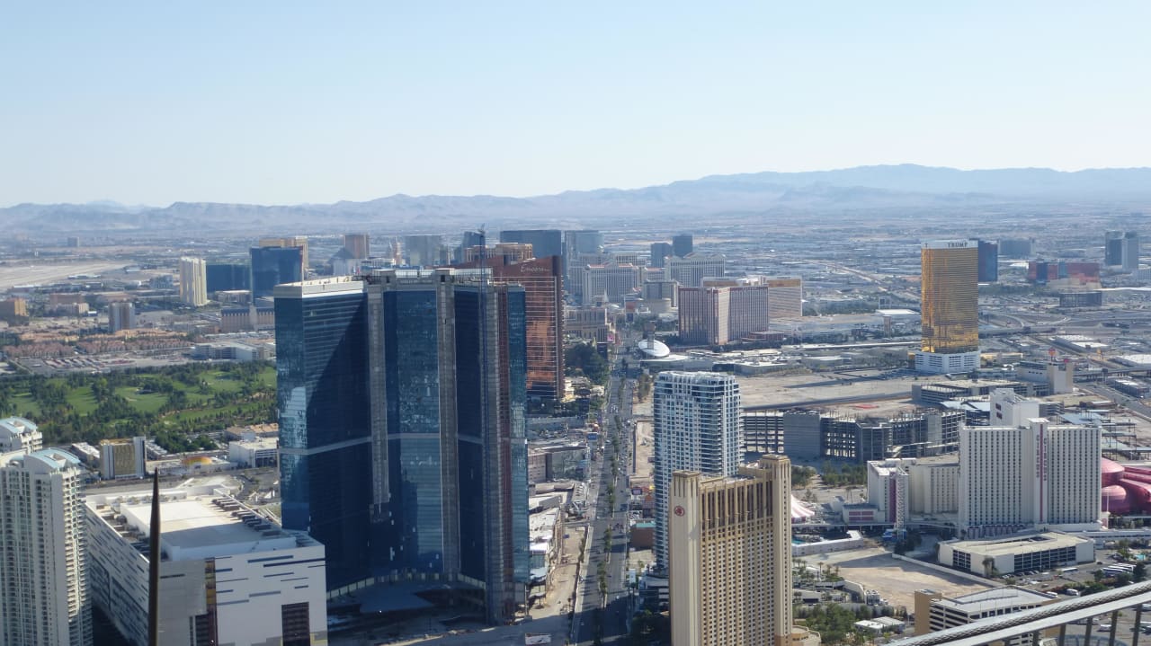 Blick vom Stratosphere Tower zum Strip The STRAT Hotel, Casino and SkyPod