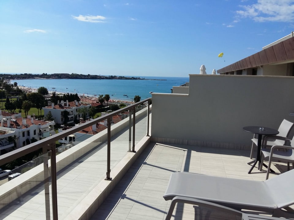 Meerblick Acanthus Cennet Barut Collection