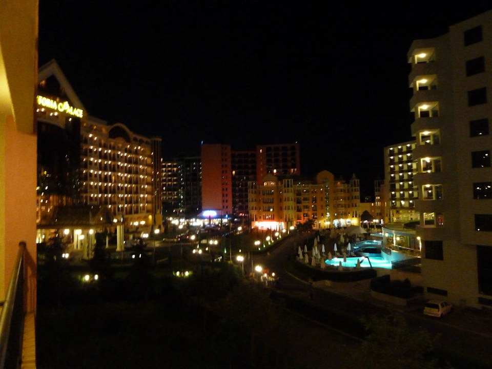 Ausblick nachts Zimmer 2416 DIT Majestic Beach Resort