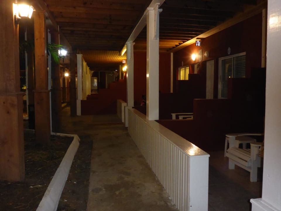 Terrasse vor den Sparzimmern Grand Muthu Club Caribbean Runaway Bay