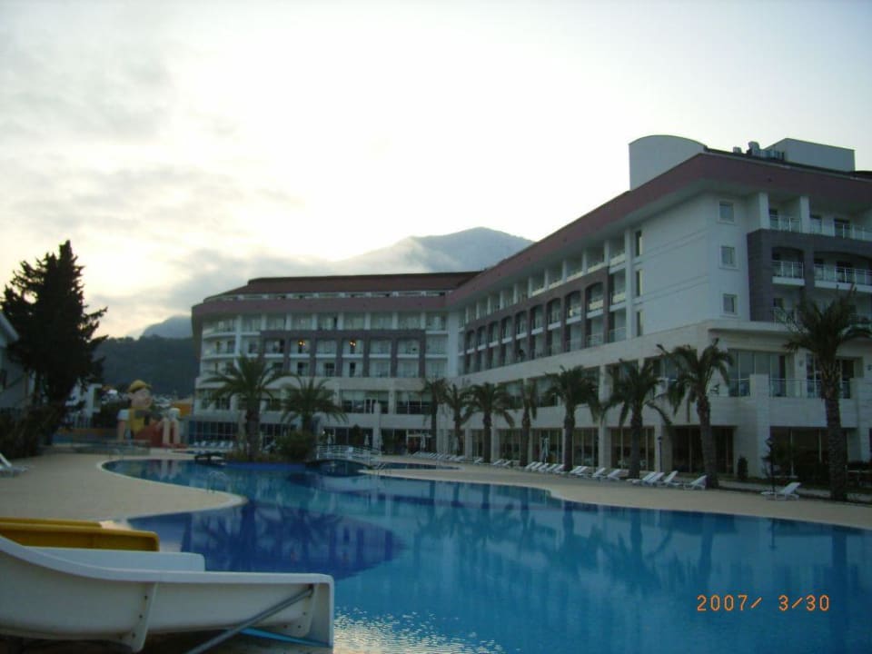 Hotel vom Pool aus DoubleTree by Hilton Antalya-Kemer