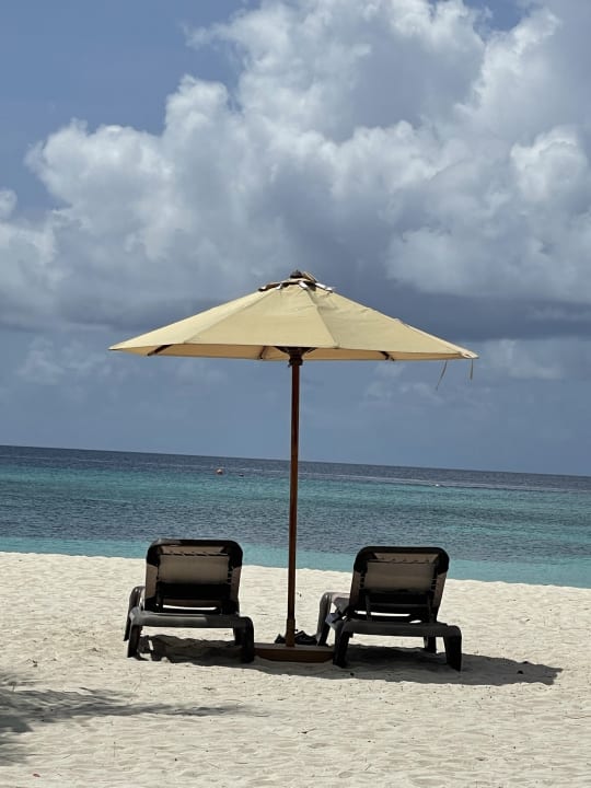 Strand Kuredu Island Resort & Spa