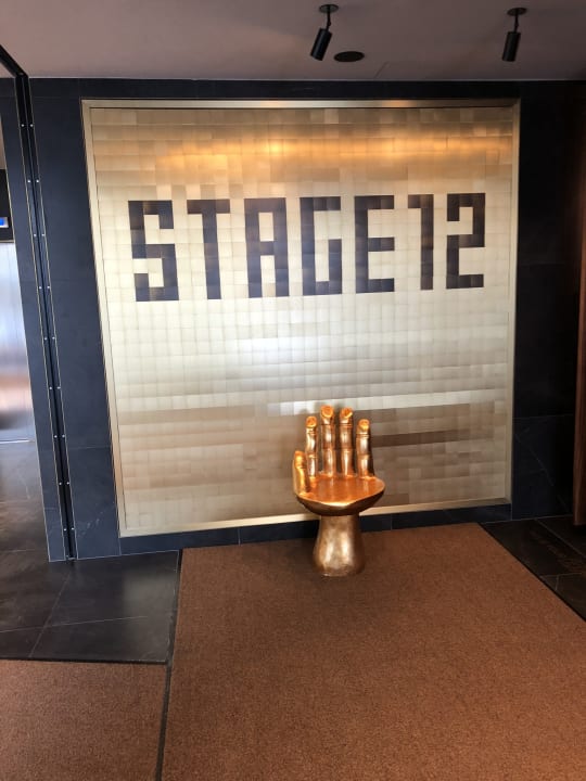 Lobby Stage 12