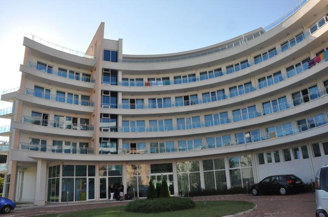 Tylne wejście do hotelu  Hotel Calypso