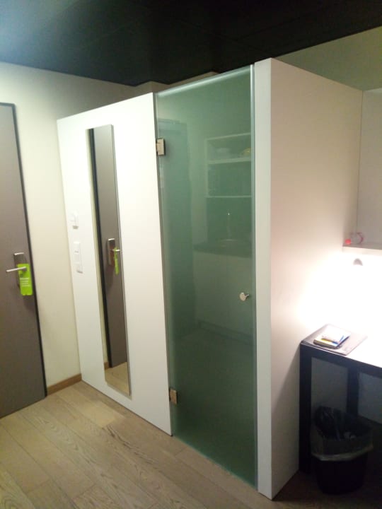 Begehbarer Kleiderschrank Harry's Home Hotel München