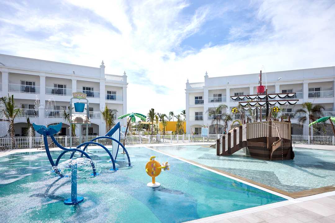 Pool Hotel Riu Palace Bavaro