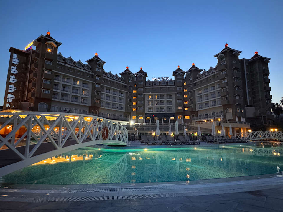 Pool Side Mare Resort & Spa