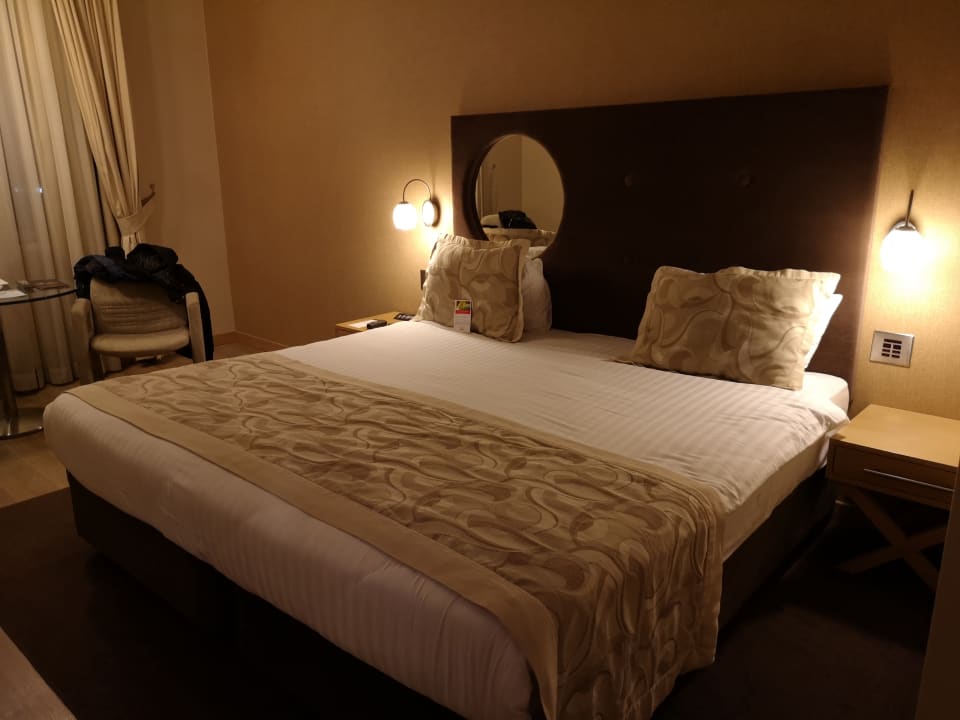 Zimmer Hotel WOW Airport