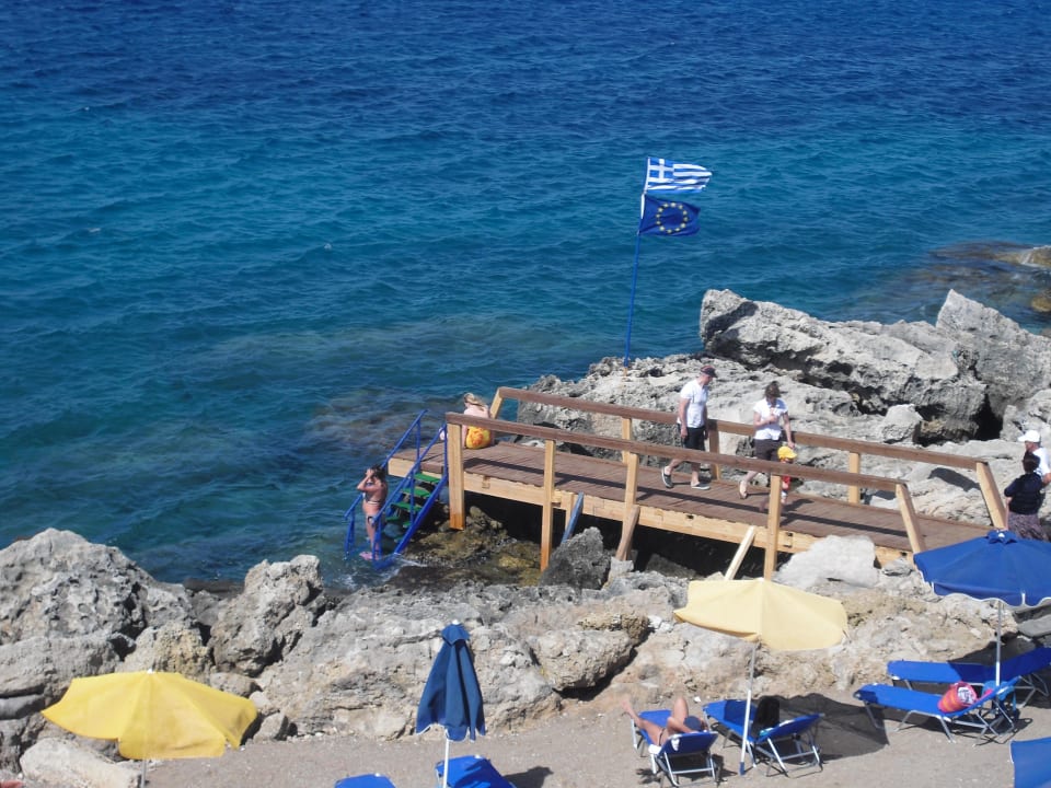 Holzsteg mit Leiter Kresten Palace Hotel