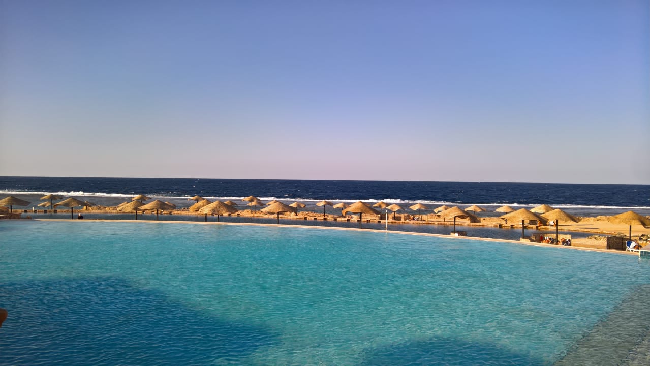 Pool Radisson Blu Resort, El Quseir