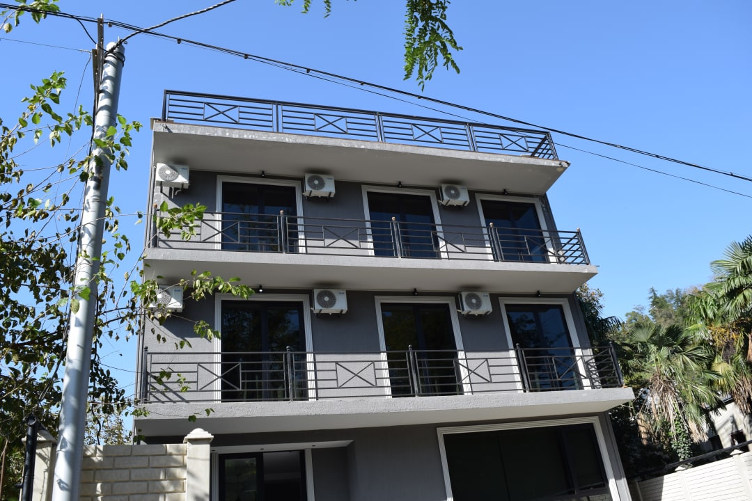 Hotelgebäude. Nicht wirklich groß. Hotel Ponte