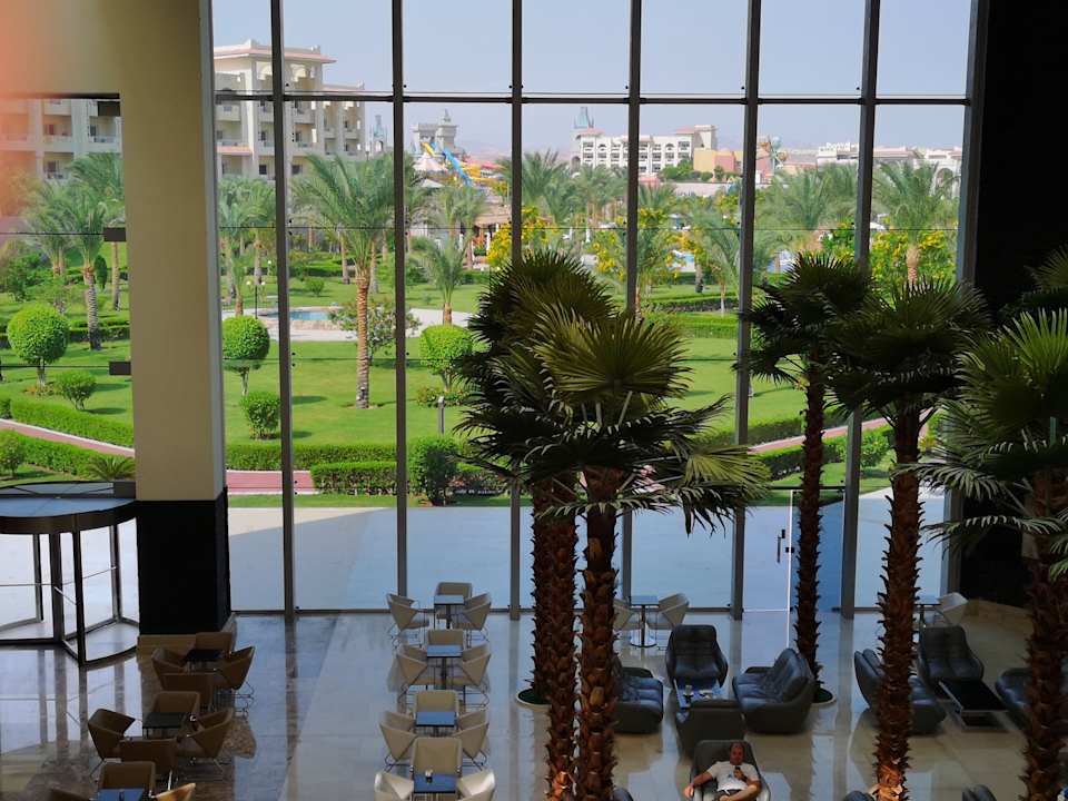 Lobby Serenity Alma Heights