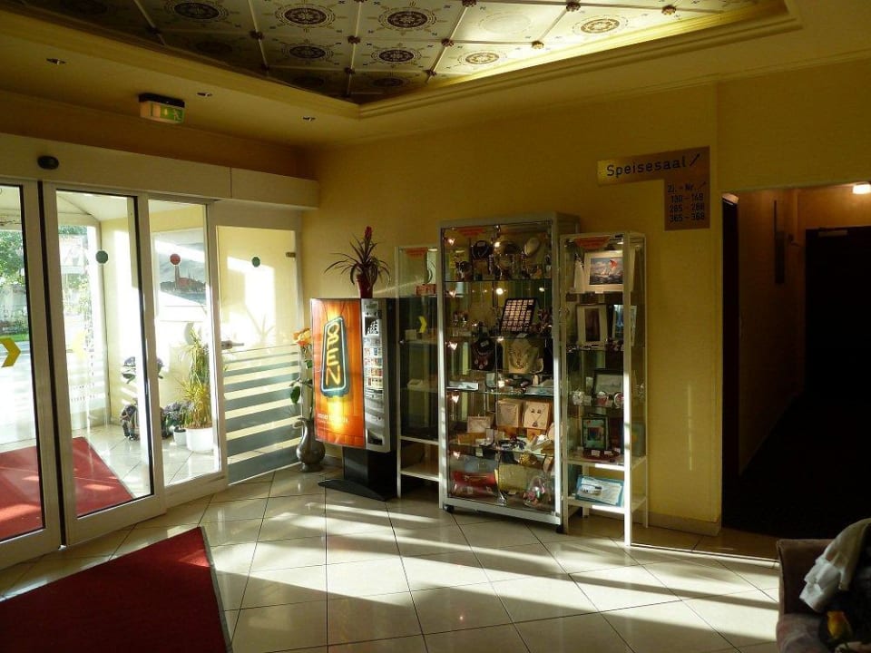 Haupteingang Hotel Hohenzollern
