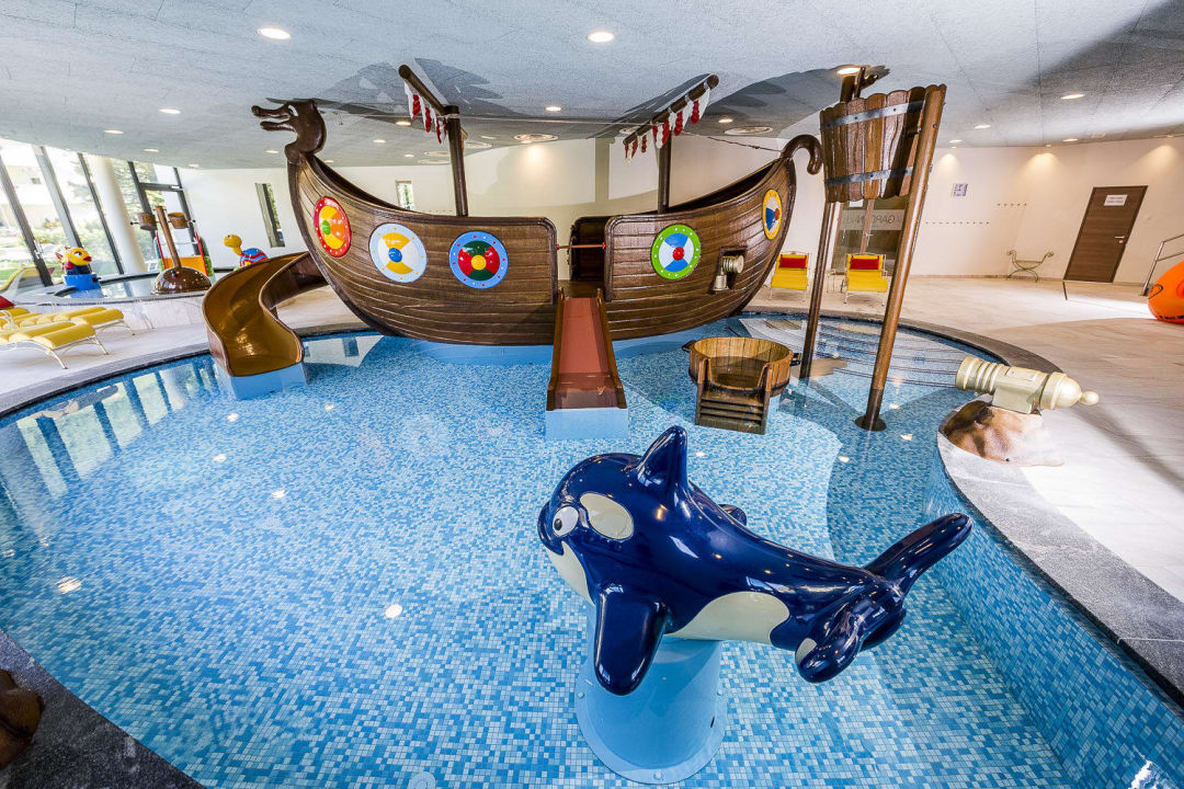 Kinderhallenbad mit Wikingerschiff Sonnen Resort