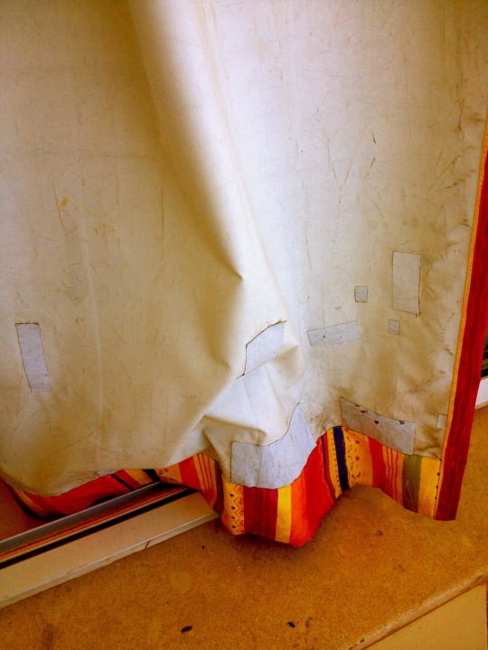 Vorhänge aus Plastik, uralt und stinkend Sidi Mansour Resort & Spa