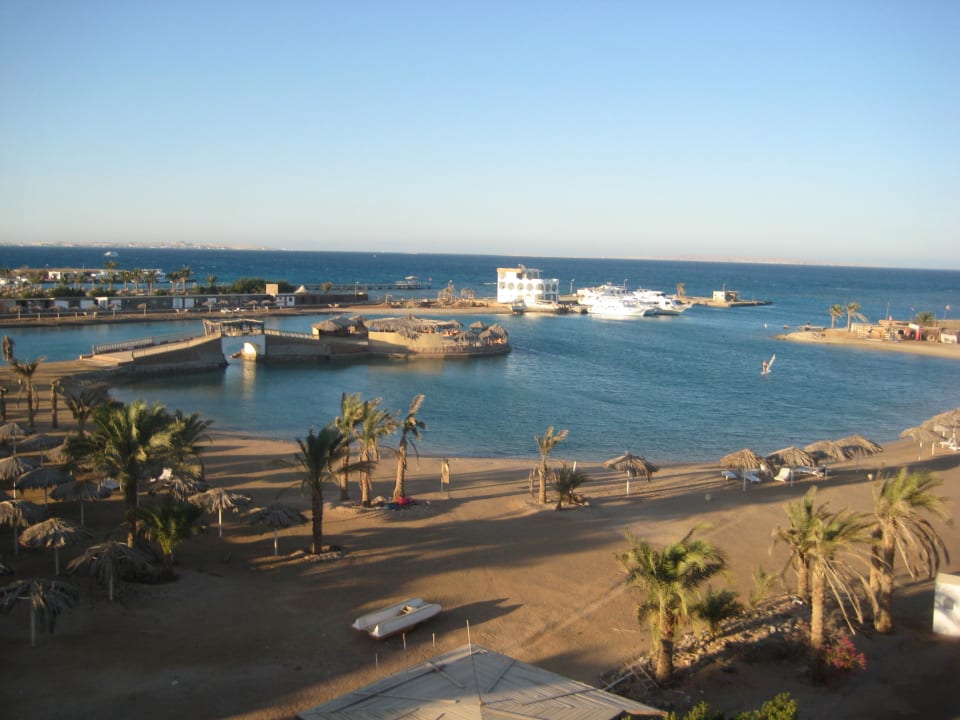 Strand am Abend JAZ Aquamarine Resort