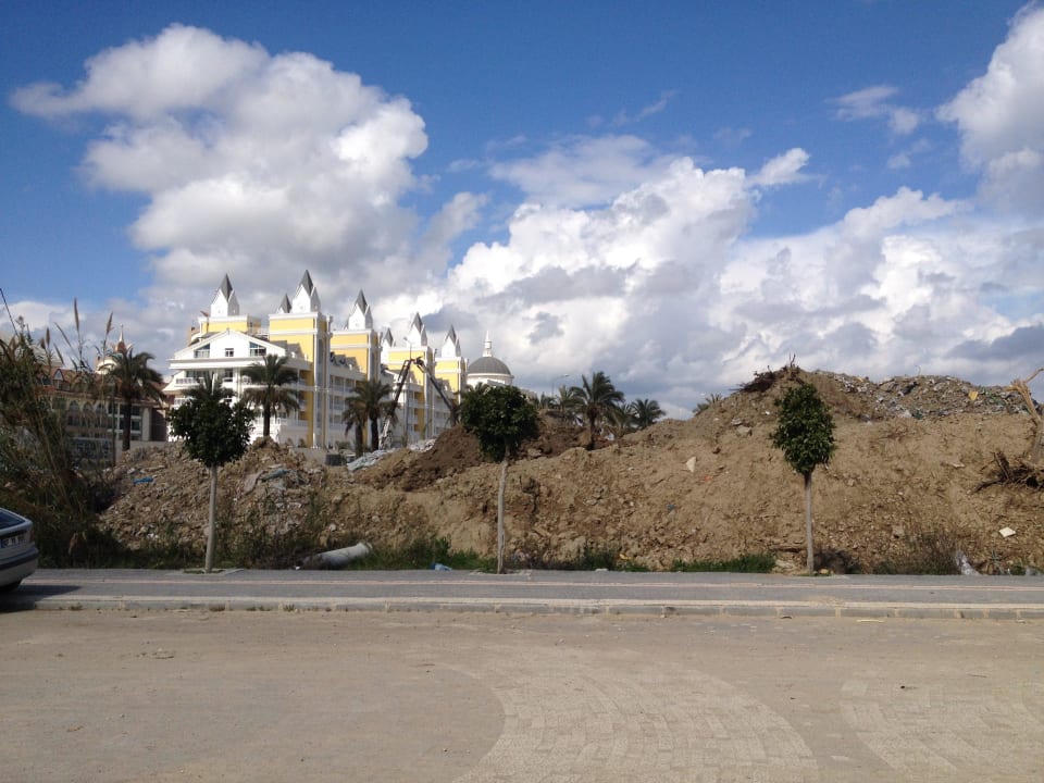 Blick vom Eingang zum Hotel Dream World Luna Blanca Resort & Spa