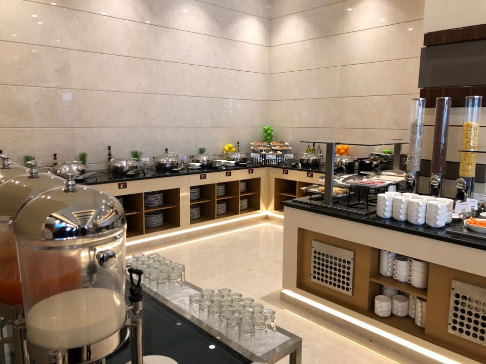 Gastro Golden Tulip Media Hotel