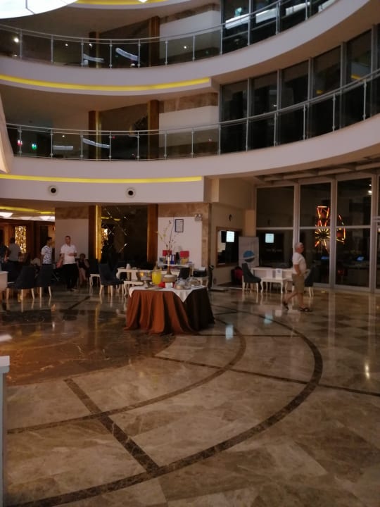 Lobby Saturn Palace Resort Hotel