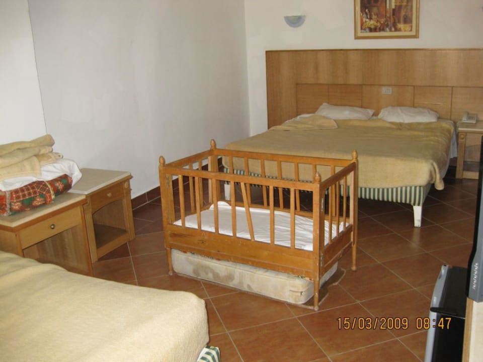 Das Kinderbett Pickalbatros Alf Leila Wa Leila Resort - Neverland Hurghada