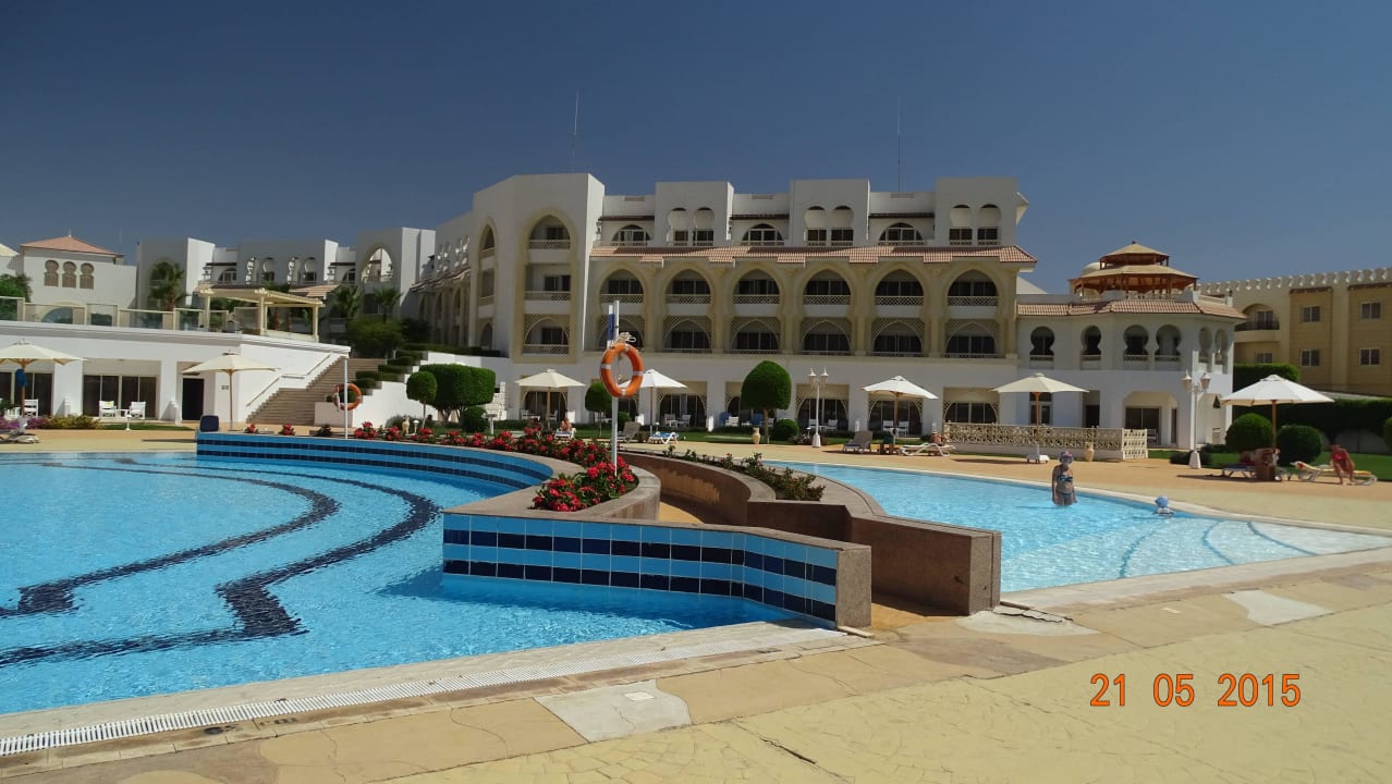 Kinderpool und Schwimmteil mit Brücke getrennnt Old Palace Resort Sahl Hasheesh