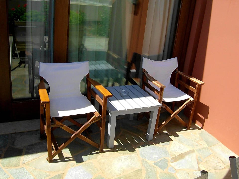 Sitzgelegenheit Terrasse Kernos Beach Hotel & Bungalows