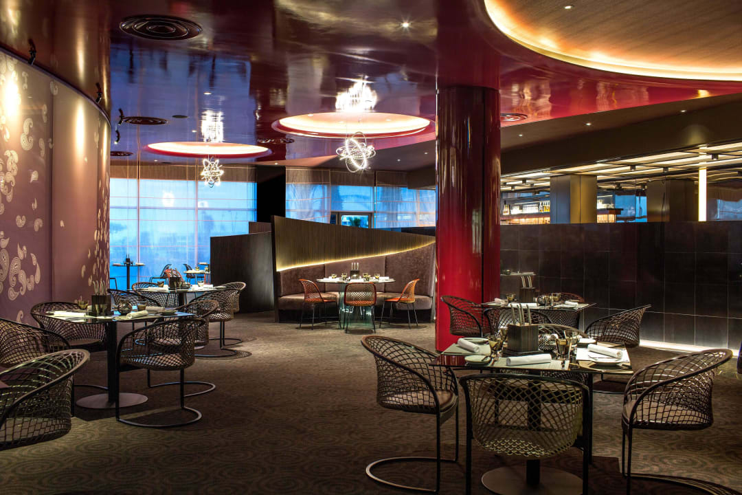 Flames Steak and Seafood The Art Hotel & Resort