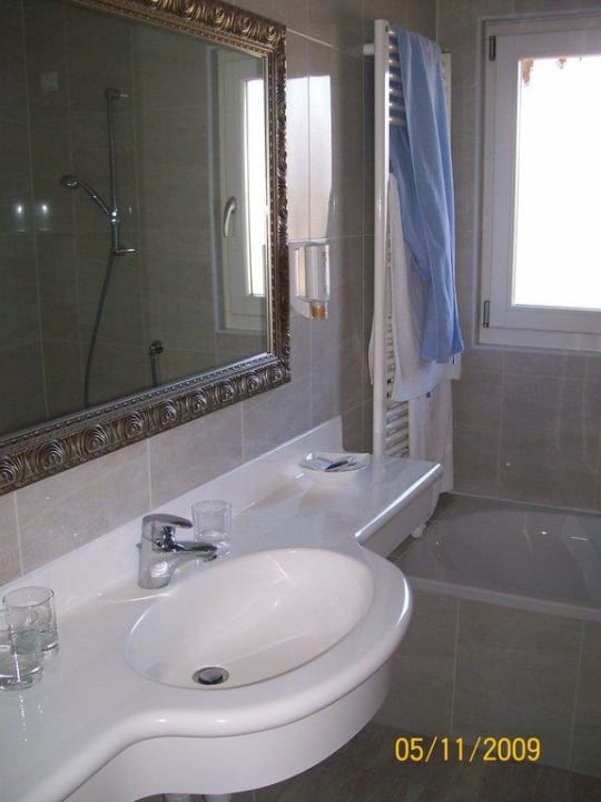 Bad in weiß Hotel Winkler