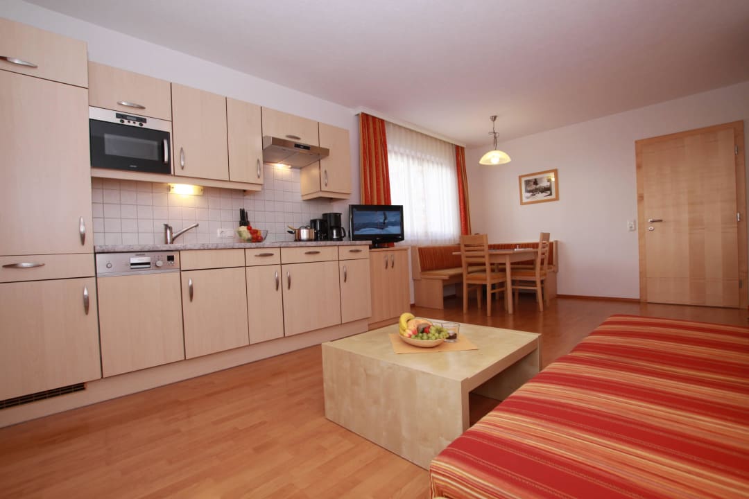 Apartment 3 Wohnraum mit Küche Apart Bergkristall