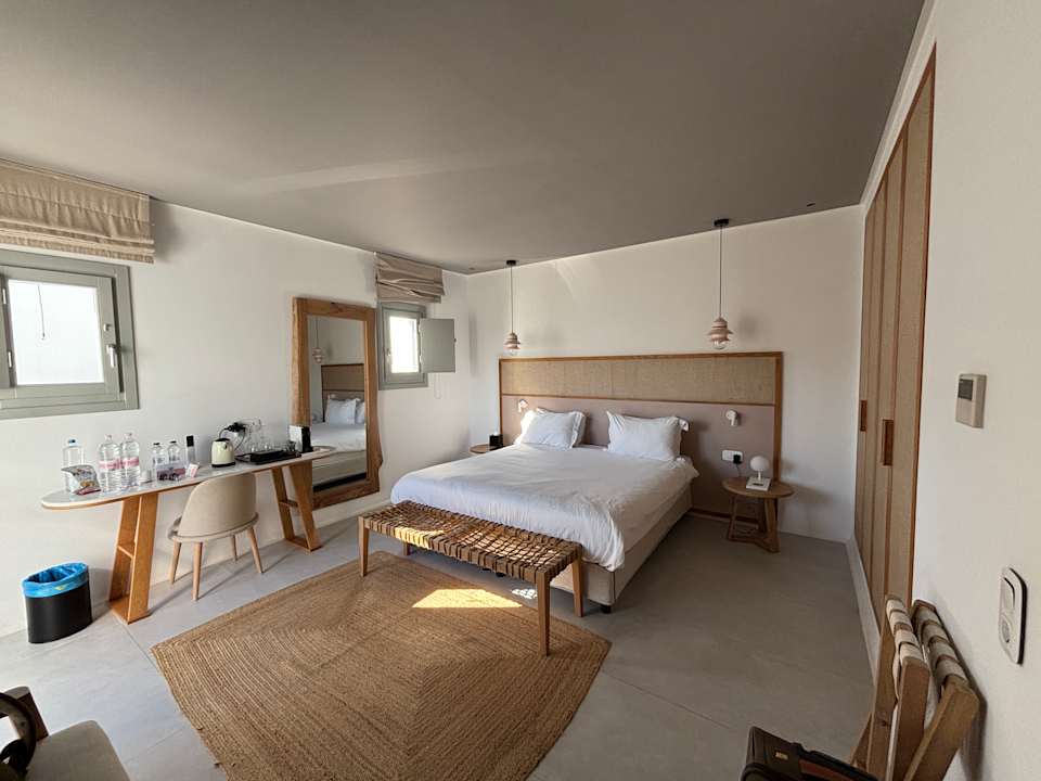 Zimmer Adorno Beach Hotel and Suites