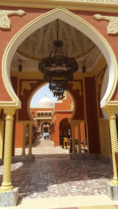 Hauptstraße im Hotel Pickalbatros Alf Leila Wa Leila Resort - Neverland Hurghada