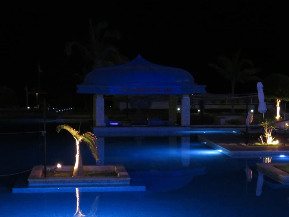 Pool Wyndham Garden Salalah Mirbat