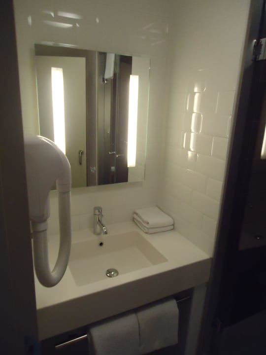 Badezimmer ibis Styles Nimes Gare Centre