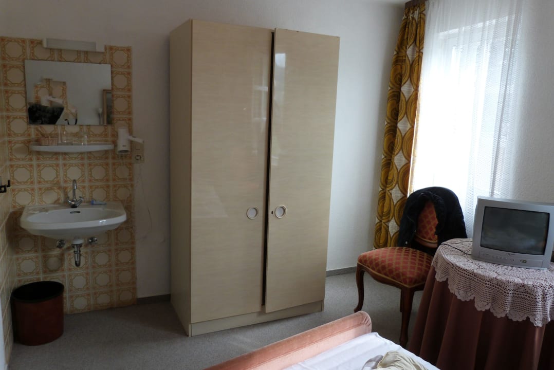 Schleiflack Schrank aus den 70ger Burg-Hotel Cochem